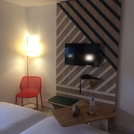 Ibis Styles Rouen Val De Reuil מלון