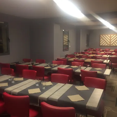 Ibis Styles Rouen Val De Reuil מלון
