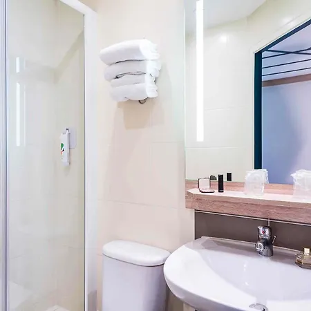 Hotel Ibis Styles Rouen Val De Reuil