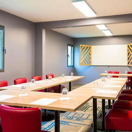 Ibis Styles Rouen Val De Reuil Hotel 3*