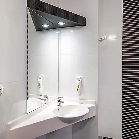 Hotel Ibis Styles Rouen Val De Reuil